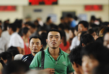 暑假結束 鐵路迎來高峰期